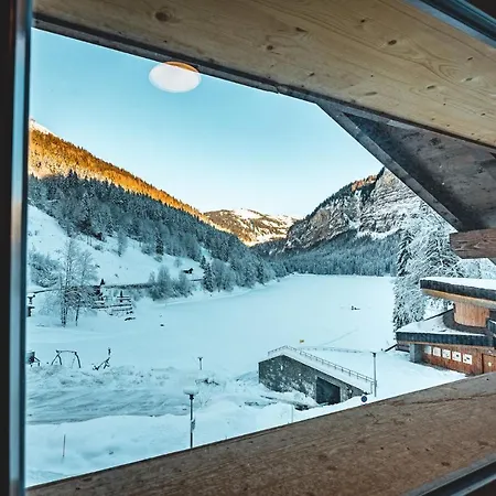Du * Montriond