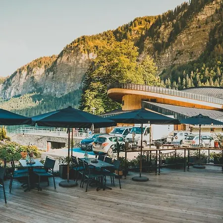 Du Hotel *